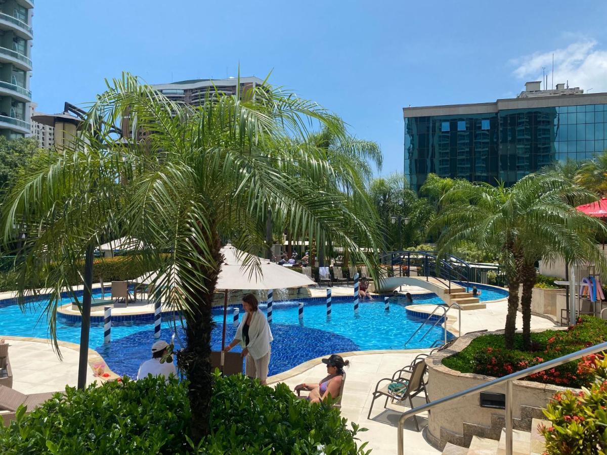 ريو دي جانيرو Flat Com Vista Panoramica -15- Na Barra Da Tijuca - Estacionamento Gratuito - Frigobar - Ar Condicionado - Piscina - Academia - Balsa Para Praia Gratis - Varanda - Vista Parcial Mar E Lagoa المظهر الخارجي الصورة