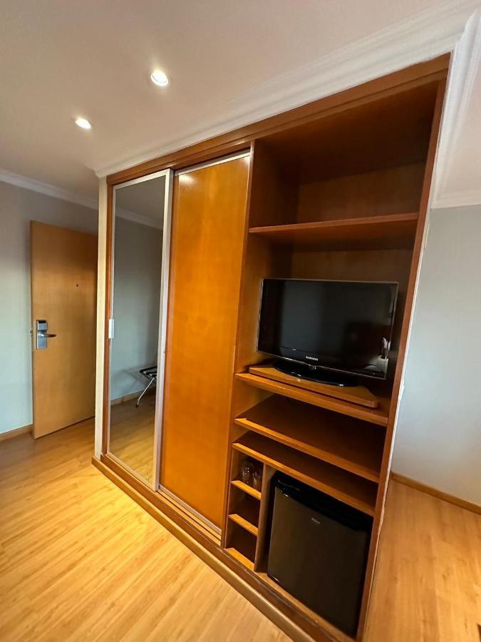 ريو دي جانيرو Flat Com Vista Panoramica -15- Na Barra Da Tijuca - Estacionamento Gratuito - Frigobar - Ar Condicionado - Piscina - Academia - Balsa Para Praia Gratis - Varanda - Vista Parcial Mar E Lagoa المظهر الخارجي الصورة