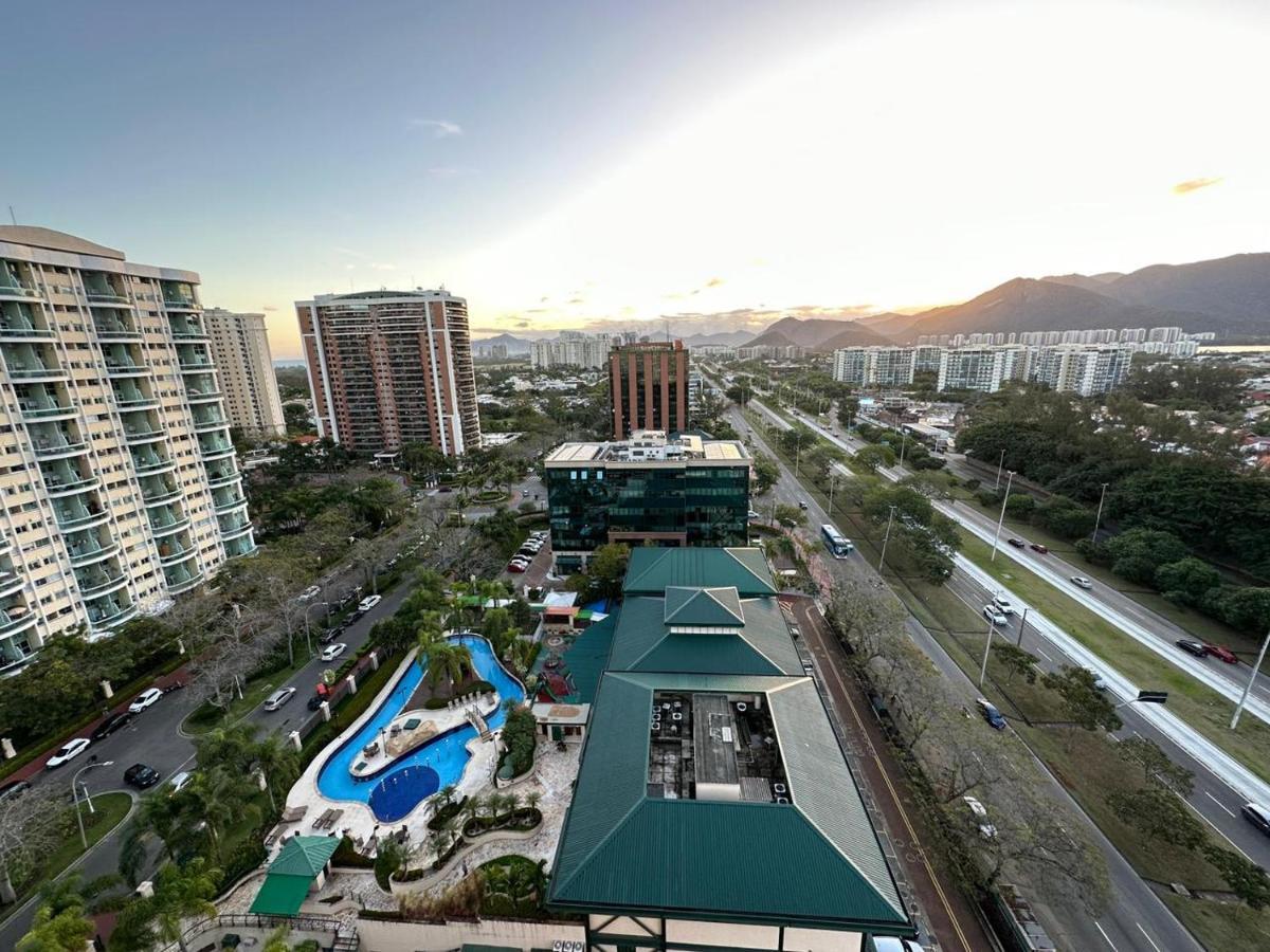 ريو دي جانيرو Flat Com Vista Panoramica -15- Na Barra Da Tijuca - Estacionamento Gratuito - Frigobar - Ar Condicionado - Piscina - Academia - Balsa Para Praia Gratis - Varanda - Vista Parcial Mar E Lagoa المظهر الخارجي الصورة