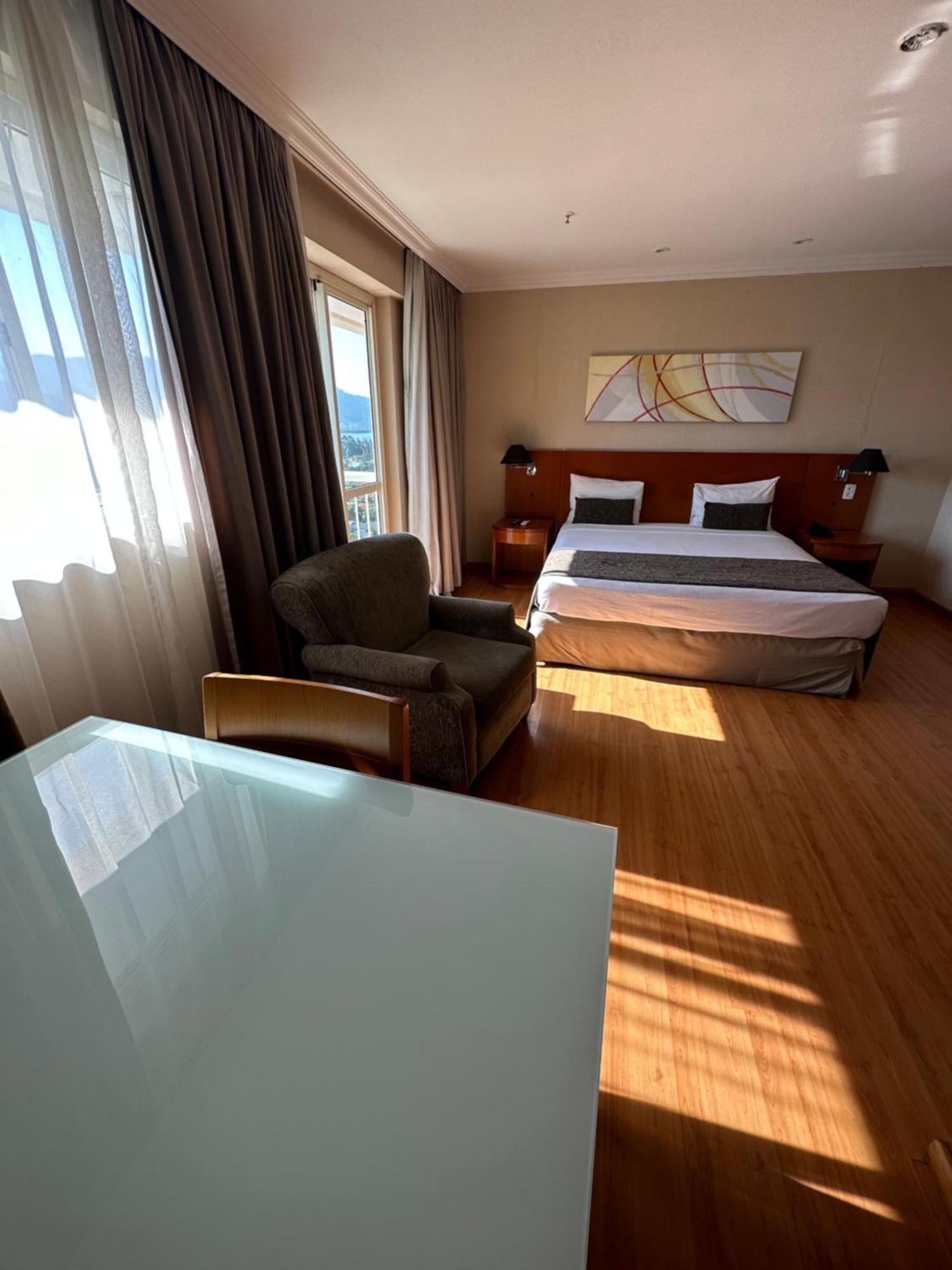 ريو دي جانيرو Flat Com Vista Panoramica -15- Na Barra Da Tijuca - Estacionamento Gratuito - Frigobar - Ar Condicionado - Piscina - Academia - Balsa Para Praia Gratis - Varanda - Vista Parcial Mar E Lagoa المظهر الخارجي الصورة