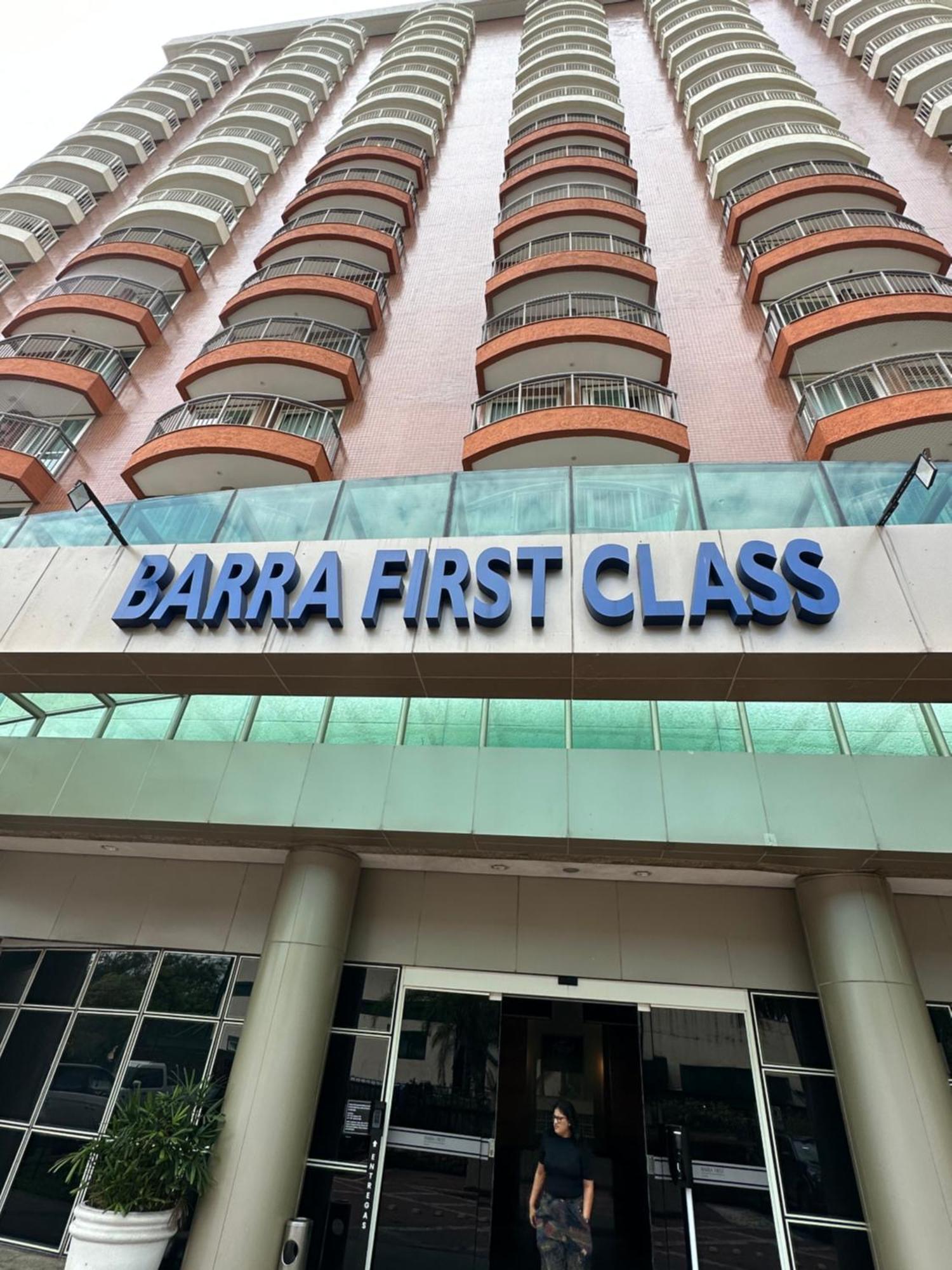 ريو دي جانيرو Flat Com Vista Panoramica -15- Na Barra Da Tijuca - Estacionamento Gratuito - Frigobar - Ar Condicionado - Piscina - Academia - Balsa Para Praia Gratis - Varanda - Vista Parcial Mar E Lagoa المظهر الخارجي الصورة