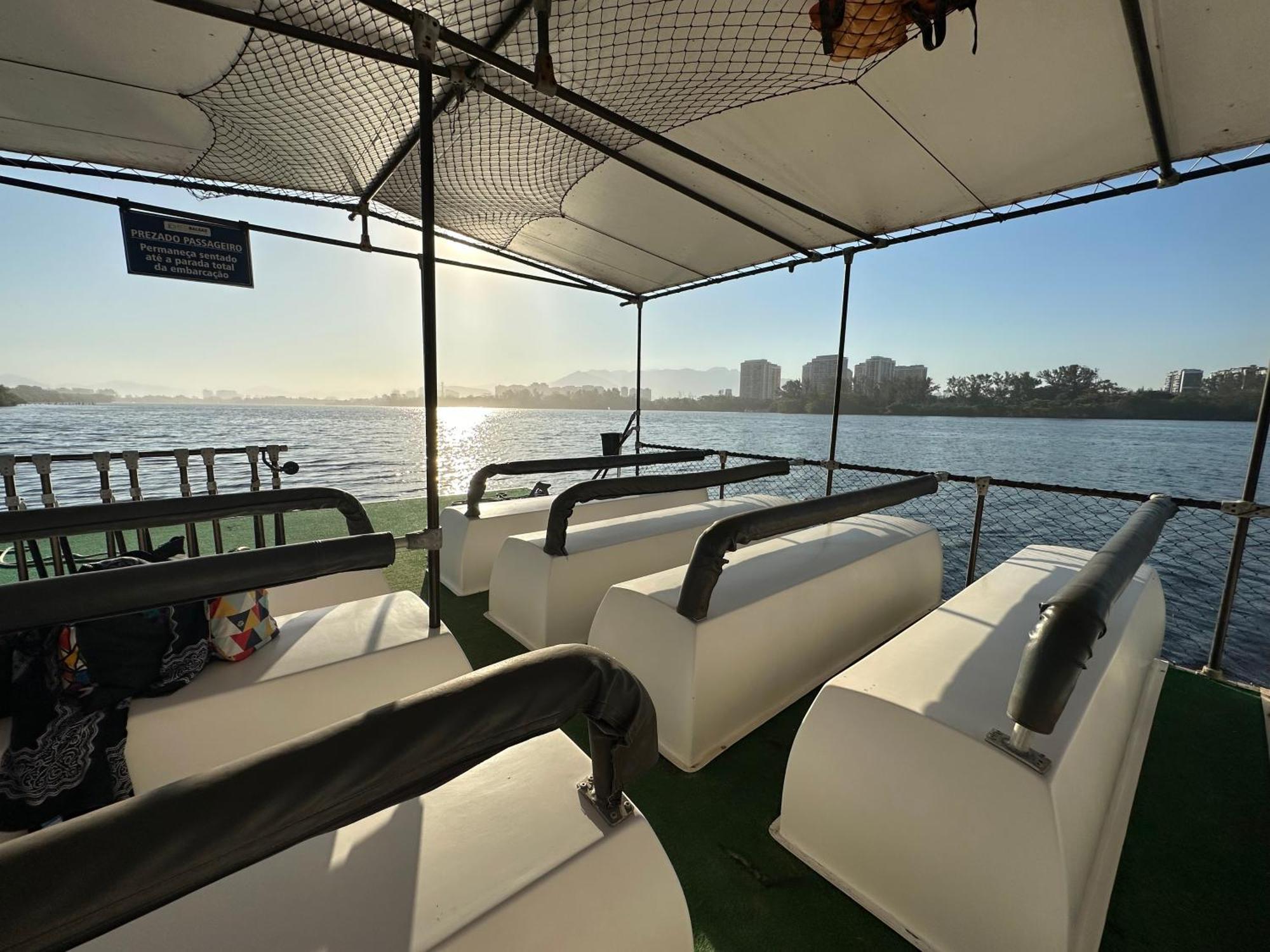 ريو دي جانيرو Flat Com Vista Panoramica -15- Na Barra Da Tijuca - Estacionamento Gratuito - Frigobar - Ar Condicionado - Piscina - Academia - Balsa Para Praia Gratis - Varanda - Vista Parcial Mar E Lagoa المظهر الخارجي الصورة